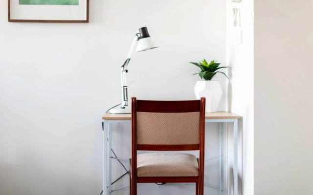 1 Bedroom Apartment in Prahran with Balcony