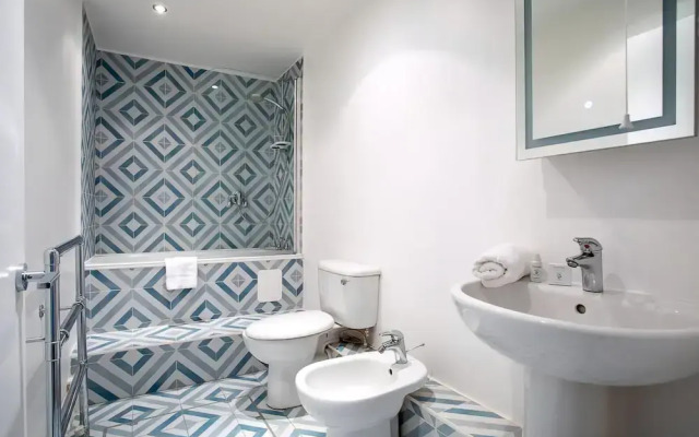 Two Bed Notting Hill Gem