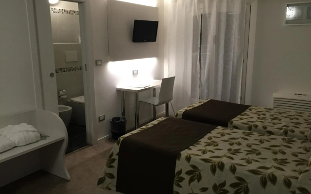 Hotel Holiday