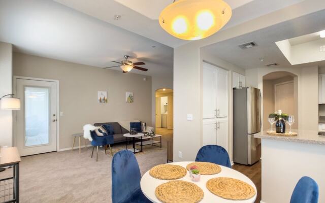CozySuites at Kierland Commons