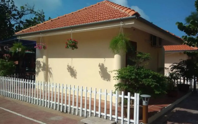 Lotus Seaside Bungalows