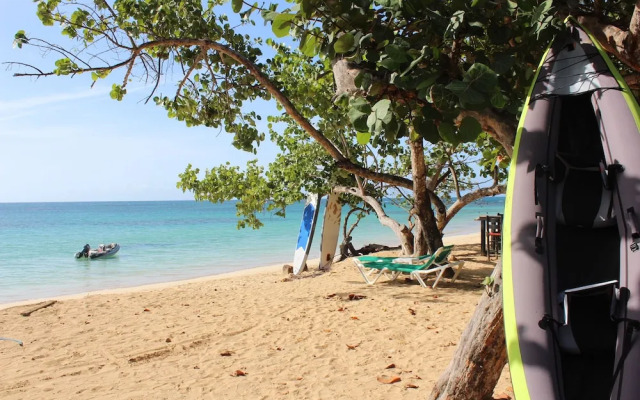 Afreeka Beach Hostel & Music Bar