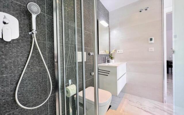 Modern Two Bedroom Ground Floor Apartment Duly7