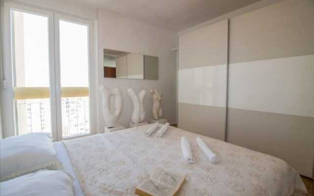 LEILANI -Stunning view apartment near the center!