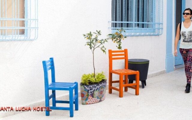 Santa Lucha Hostel