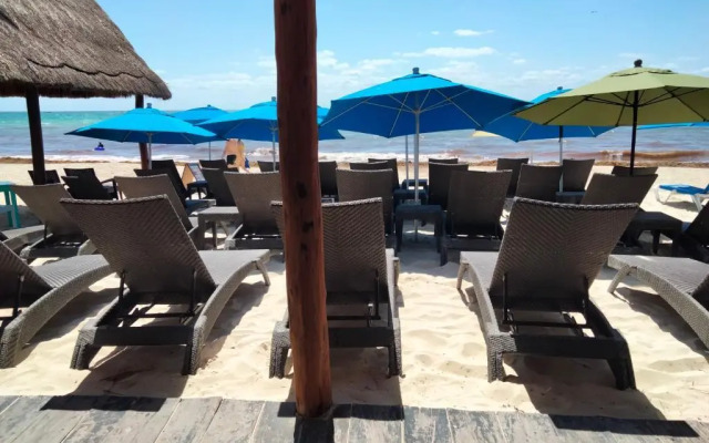 Luciana Hotel & Beach Club