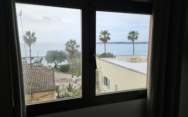 Seven Hostal & Spa