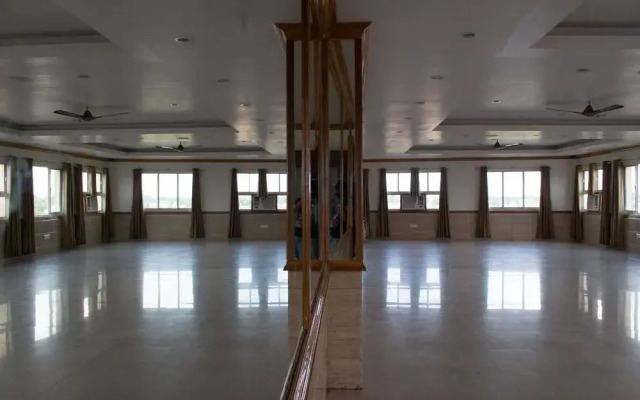 OYO Rooms Link Road