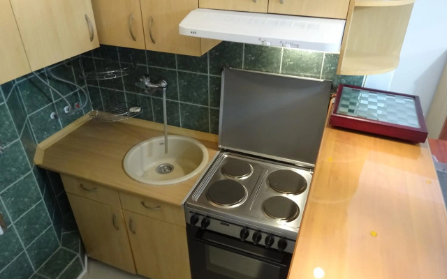 Jasmin White Apartment