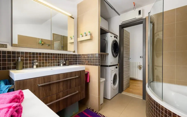 Cozy Apartment With Children Area
