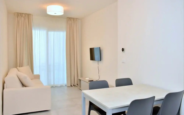 Chic Seaview Apartment With Private Terrace