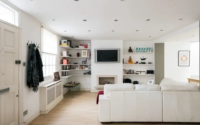Sleek 2BR Mews House Just Off Portobello Road