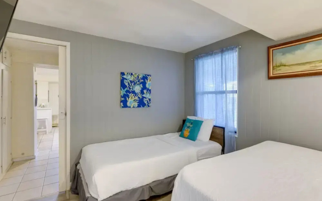 2 Blocks to Bay: Cabana Breeze' Rockport Rental!