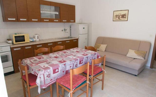 Apartments Ivica - 150m from sea
