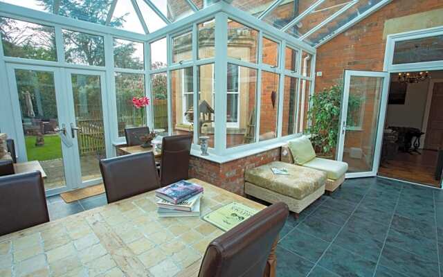 Treherne House & The Malvern Retreat