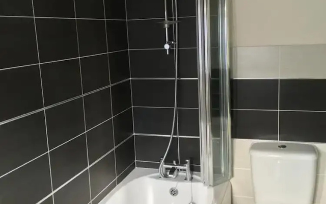 Beautiful 2-bed Lodge With hot tub and Saunain Ely