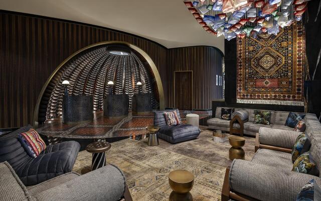 W Dubai - Mina Seyahi Hotel