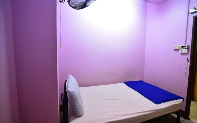 Khaosan Rainbow Hostel