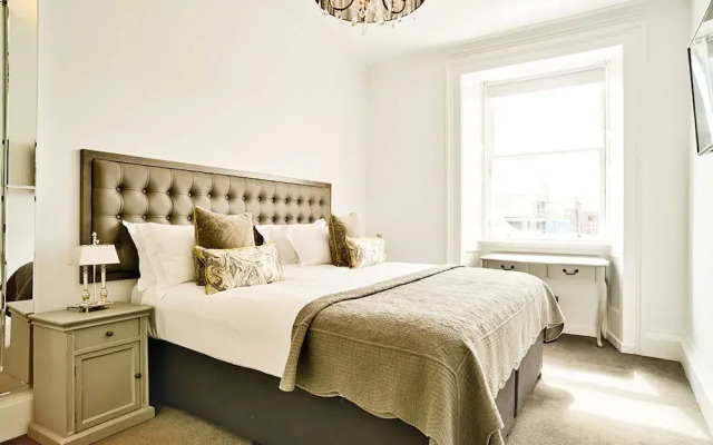 JOIVY Luxury George Street Apartments: Forth Suite