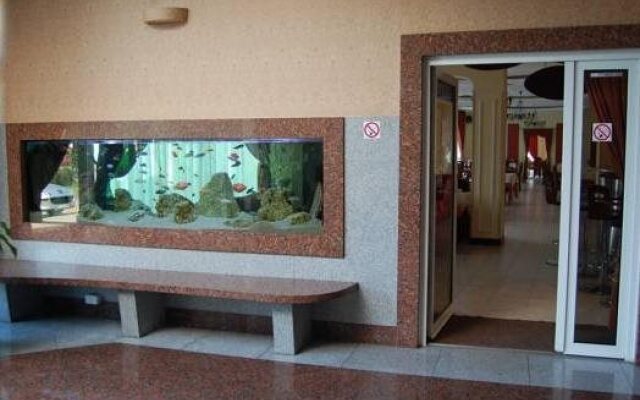 Mrowka Centrum Konferencyjno Apartamen