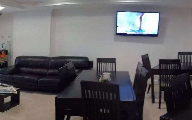 Hotel Calasanz Real