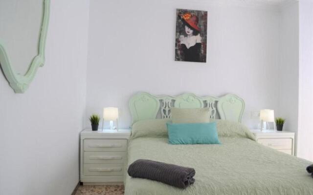 Beautiful 1 Bedroom Apartment With Gallery and Air Conditioning Cb6yr