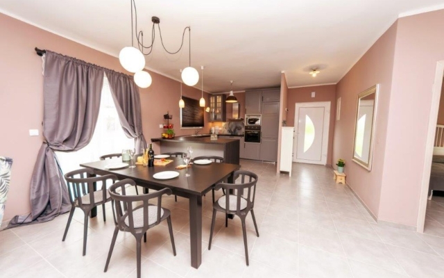 Apartment Darko 2 - 50 m from sea: A6 Sukosan, Zadar riviera