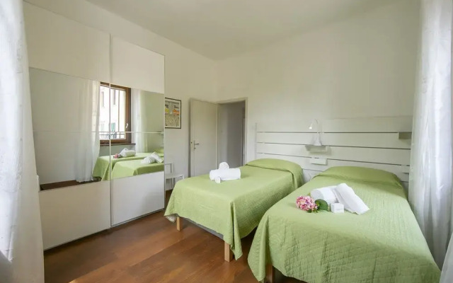 Residenza Rocca Del Lago 4