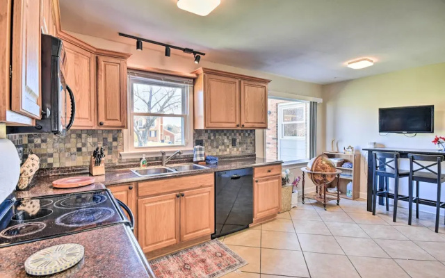 Spacious Chesapeake Home w/ Pool Table!