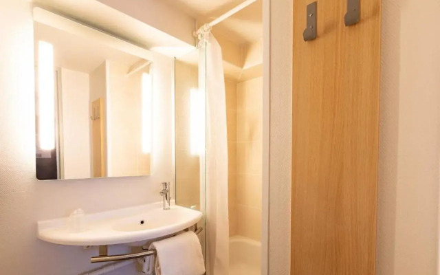 B&B HOTEL Laval Changé