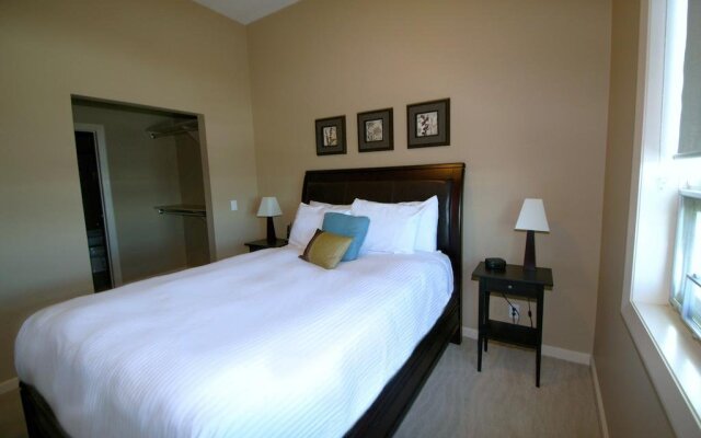 Suite Digs Vetro