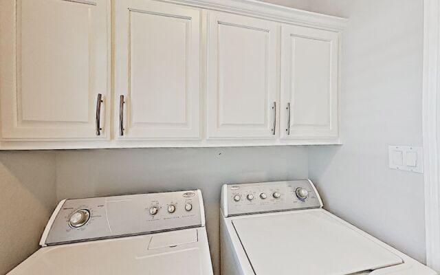 1111eriv 4 Bedroom Home