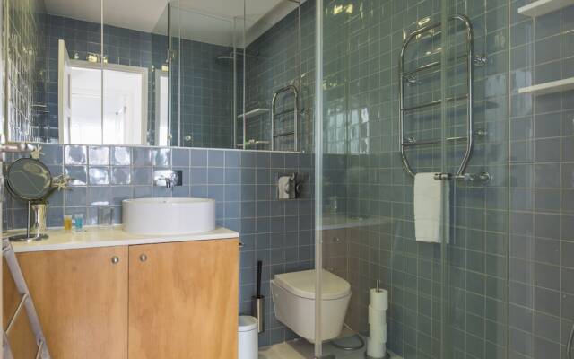 Garden House in Alvalade