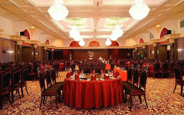 Double-Dove Peace International Hotel