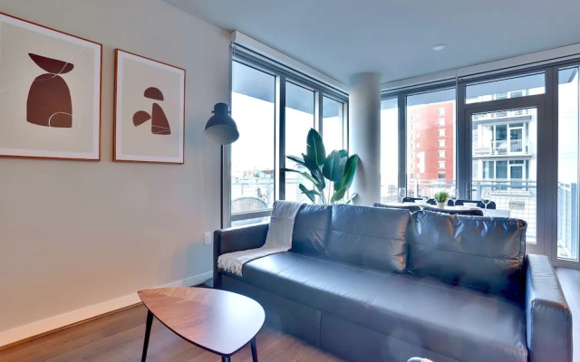 Prime Metro Proximity Condo at Clarendon