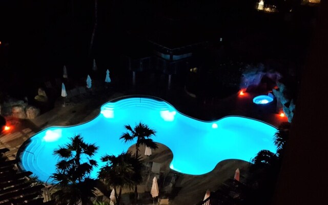 Alexander 706 2 Bedroom Apts by Redawning