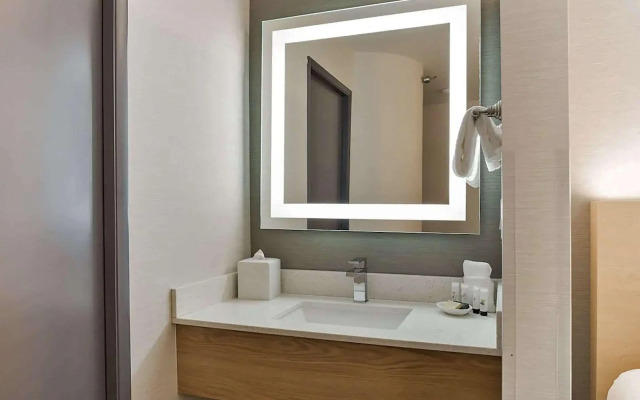Sleep Inn & Suites