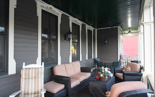Homestead House B&B