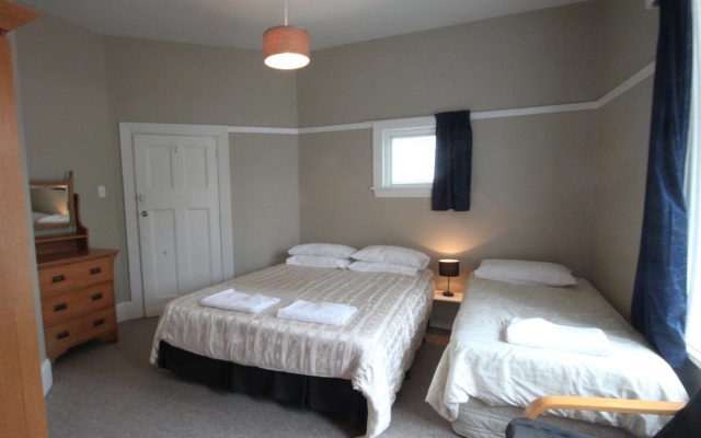 Clarence Villas – Guest Rooms – Christchurch