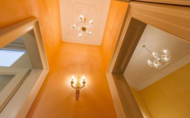 Filip Palace Luxurious Apartment