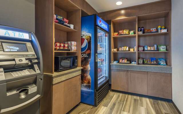 Comfort Inn & Suites Pittsburgh-Northshore