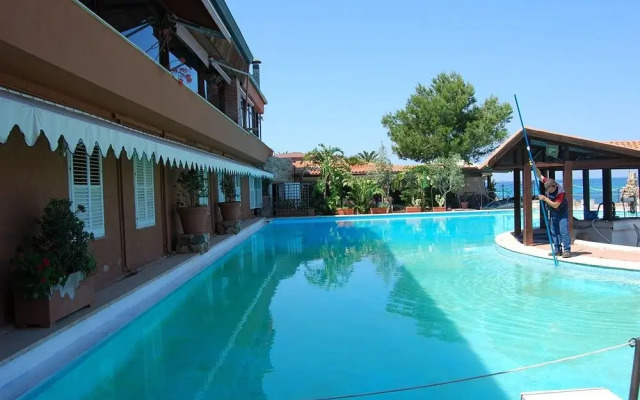 Hotel Portorais