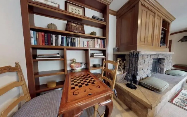 Vail Village Plaza Lodge 3 Bedroom Condo