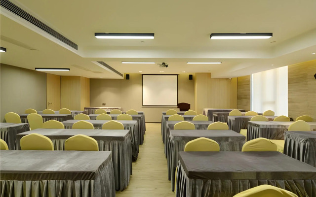 Echarm Hotel (Guiyang Xiaohe Binfen Square)