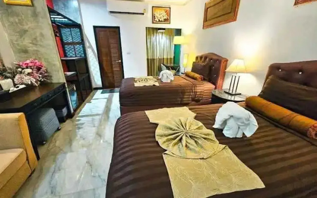 Chiangmai Lanna & Modern Loft  Hotel
