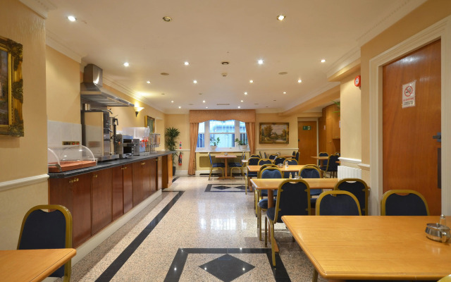 Alexandra Hotel