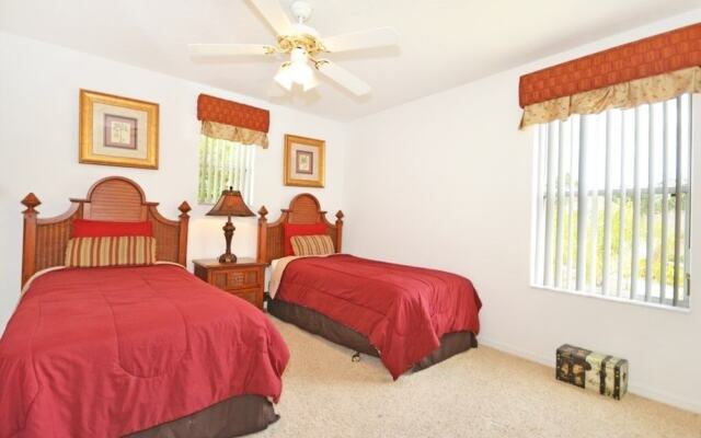 Pine Forest Chateau 5 Bedroom Home by RedAwning