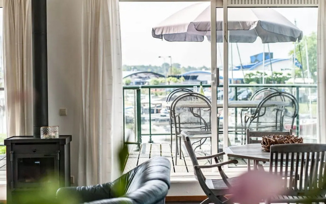 Water Villa Kortgene by Veerse Meer