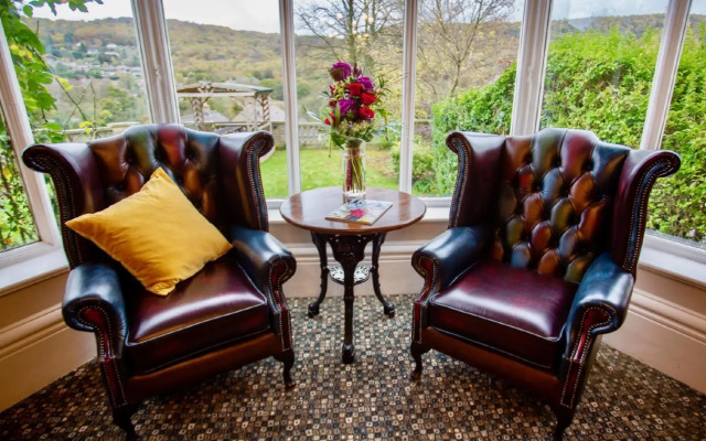 Sir William Hotel