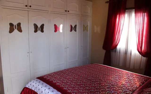 Beautiful 2-bed Bungalow in Parque Holandés